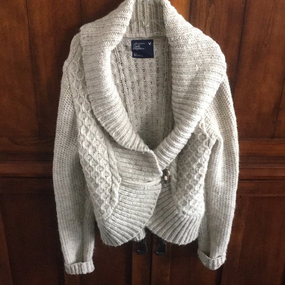 American Eagle Outfitters Sweaters - American Eagle Cream Sweater
